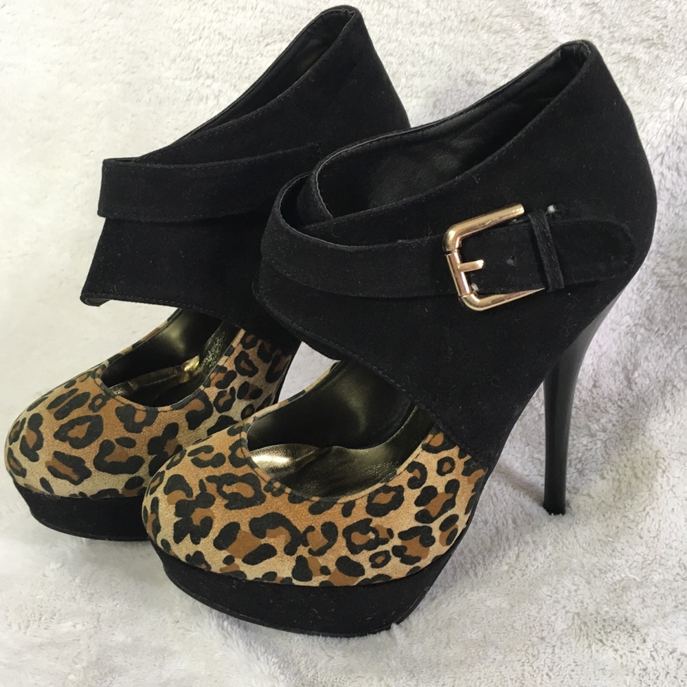 Red Circle Greta heels size 6.5